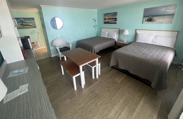 Room#309 Standard 2 Queen Beds Pets Yes