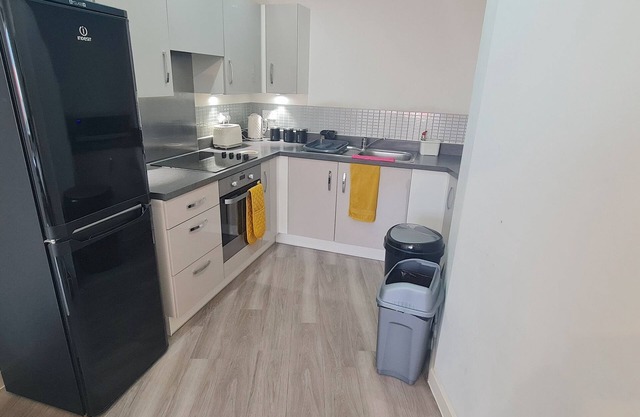Room 6 in Loft - approx 1 min walk from Iver station - Single bed