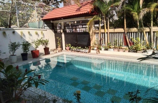 Room 7 - Studio in a villa 5mn walk from the Royal Palace with swimming pool