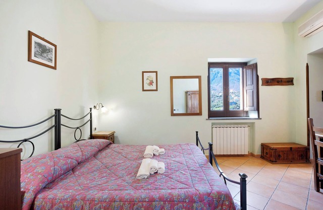 Chambre 'Amalfi Con Vista Monti E Cortile' avec Terrasse partagée, Jardin partagé et Wi-Fi