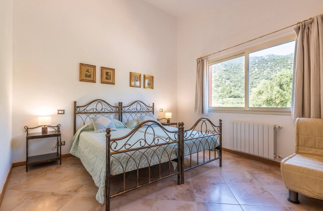 Room 'Campus' with Sea View, Wi-Fi and Air Conditioning