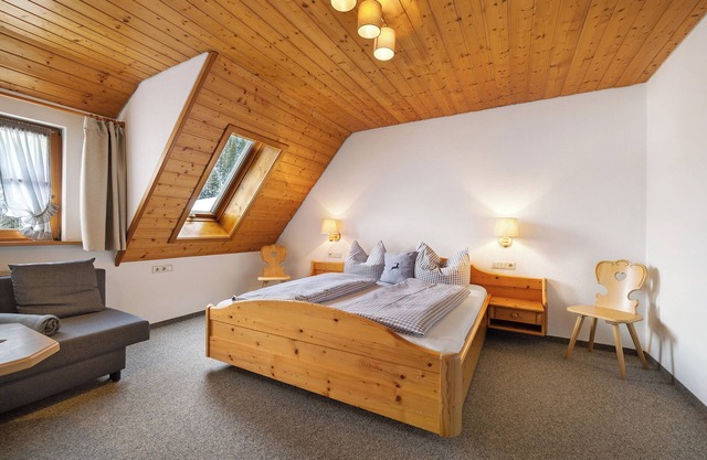 Chambre 'Doppelzimmer 10' avec vue sur les montagnes, terrasse partagée et Wi-Fi