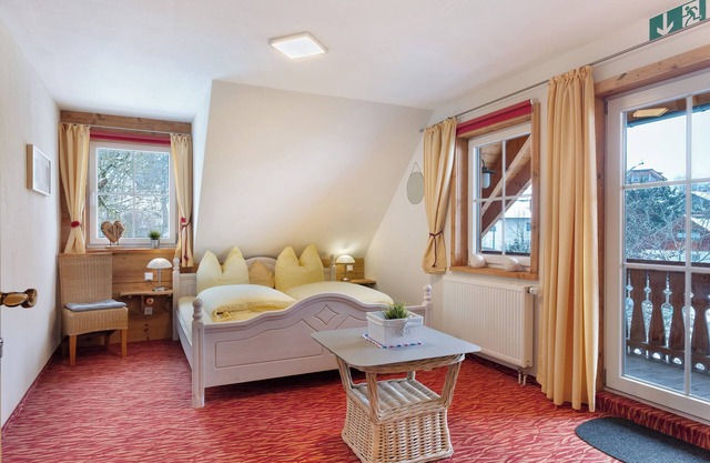 Chambre 'Doppelzimmer Mit Balkon 28' avec Jardin partagé, Balcon et Wi-Fi