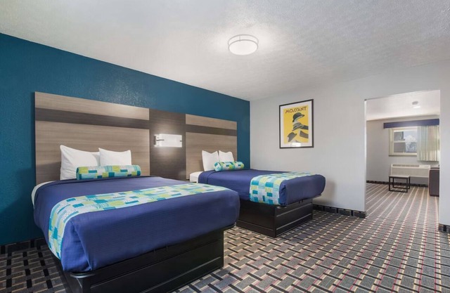 Room for the Whole Crew! 3 Double Suites w/ Kitchenettes & Free Wi-Fi