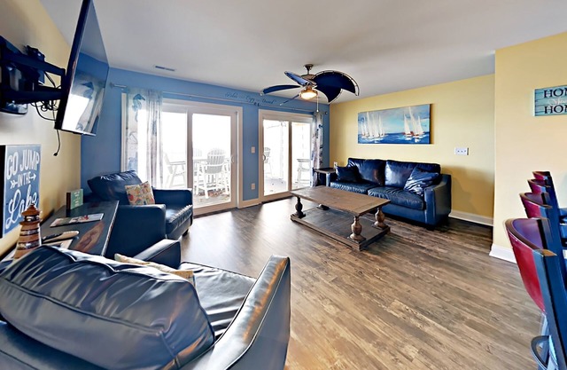 Une chambre pour vous et vos amis - 4 chambres directement sur le lac Érié max 12 personnes C202