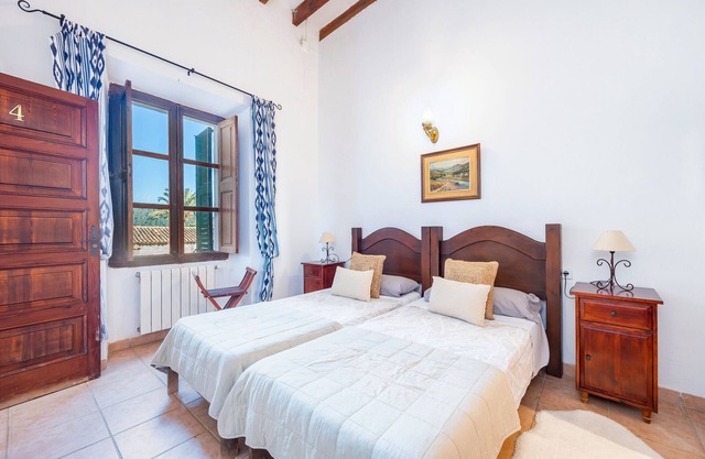 Chambre 'Habitación 4' avec vue sur la montagne, piscine partagée et Wi-Fi