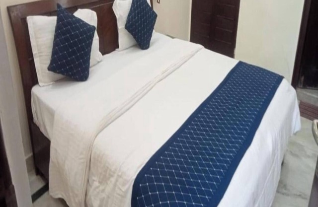 Room in B&B - Home Stay Bed And Break Fast