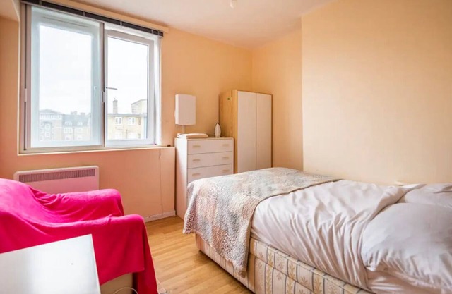 Room in Central London