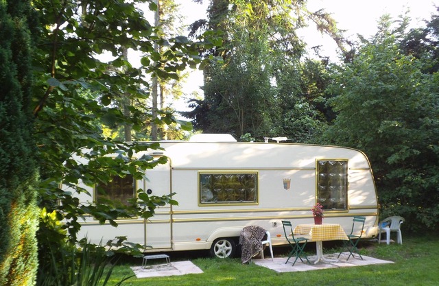 Chambre dans caravane dortoir