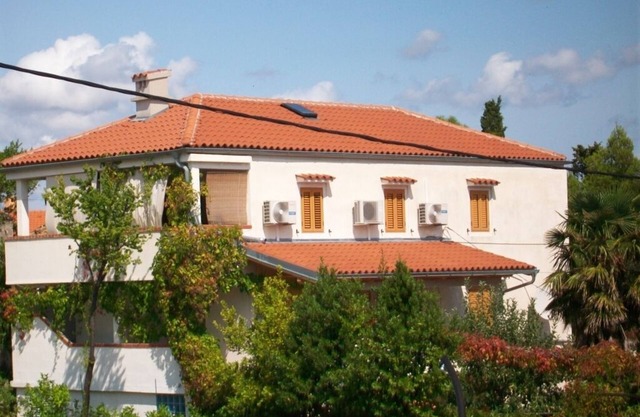 Chambre dans Nerezine avec terrasse, WIFI (4827-5)