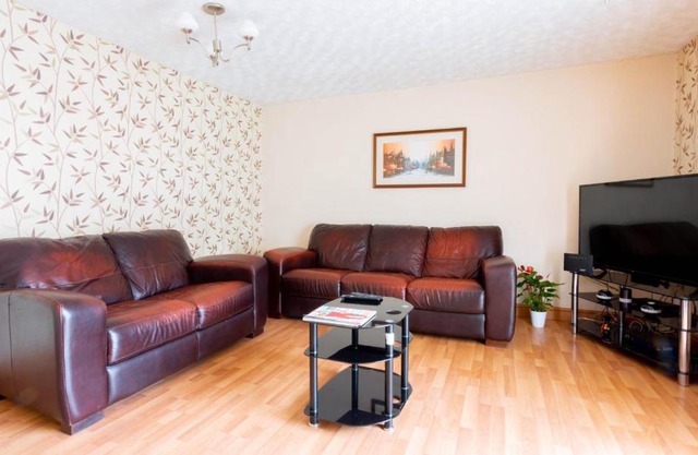 Room near to Birmingham city centre with parking