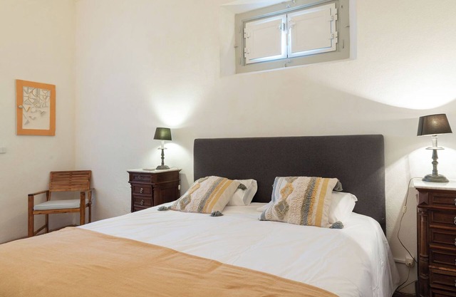 Chambre 'Quarto Duplo Com Casa De Banho Privativa 5' avec piscine partagée, Wi-Fi et climatisation