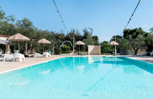 Room 'Superior 103' with Shared Pool, Wi-Fi and Air Conditioning