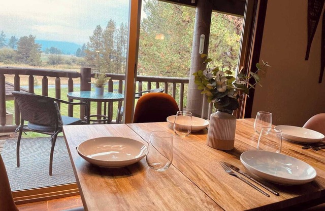 Room With a View Condo includes SHARC passes !
