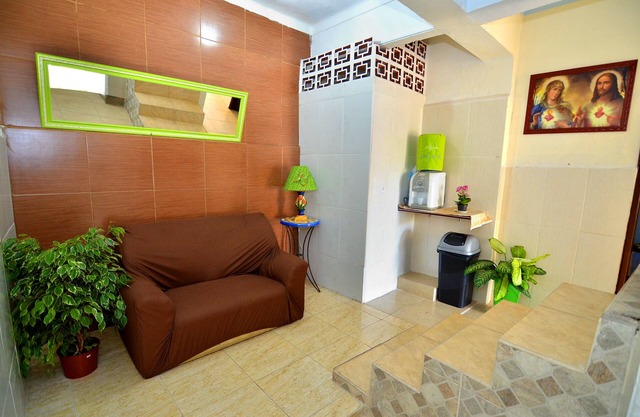 Chambre avec Balcon et Salle de Bains à l'Hôtel Frei Galvão (hotelfreigalvao. Com. Br)