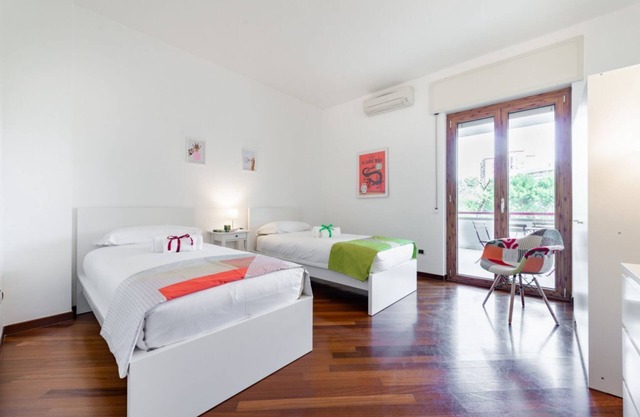 Roomy 125sqm Apartment with terrace and parking space!