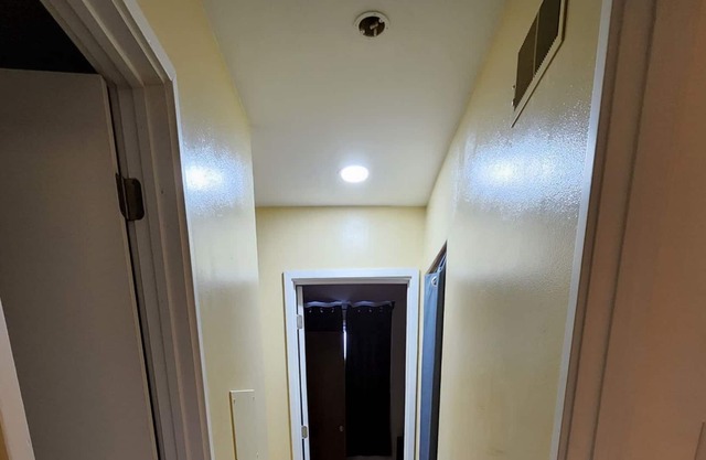 Roomy 3 bedroom home ready for you!
