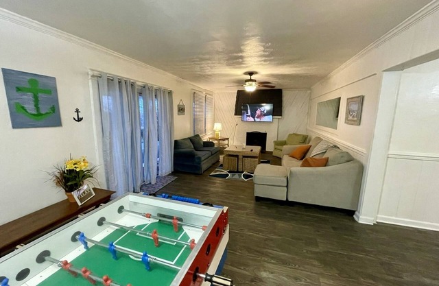 Roomy Beachfront Apartment, Deck, Game Room! by RedAwning
