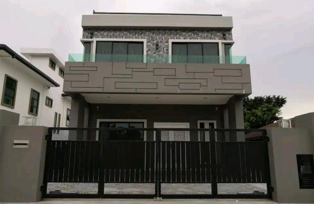 Roomy Bungalow Stay with Karaoke and Cinama in the House 6 room 6 bathroom 18pax