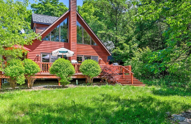 Egg Harbor Home w / Deck sur 2 acres - 12 min du lac