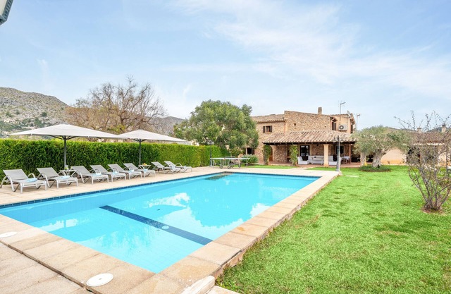Villa spacieuse "Villa Agnes" avec vue sur les montagnes, piscine, terrasse et jardin