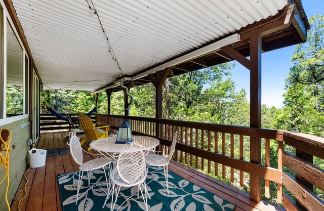 Rosales Retreat