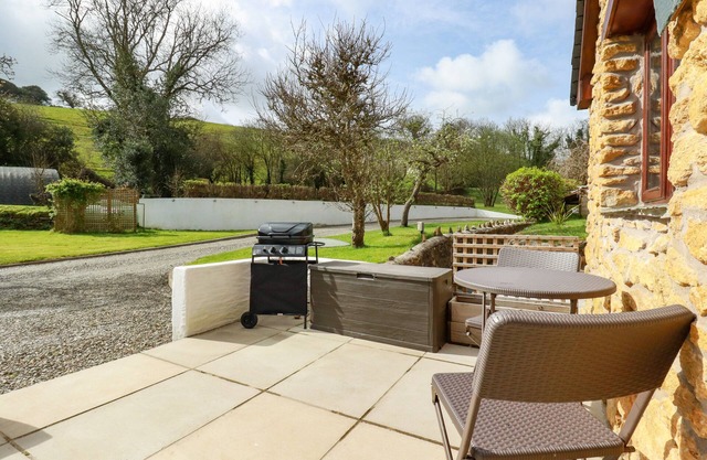 ROSE BUD COTTAGE, romantic in Polgooth