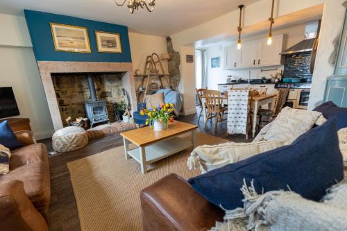 Rose Cottage by Coast & Country Stays