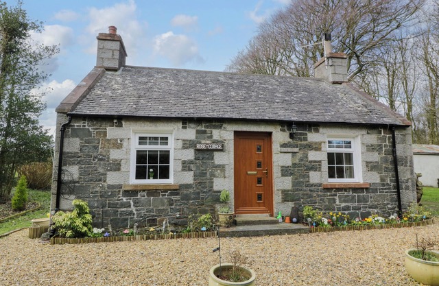 ROSE COTTAGE, pet friendly, avec feu ouvert à Stranraer, Ref 8201