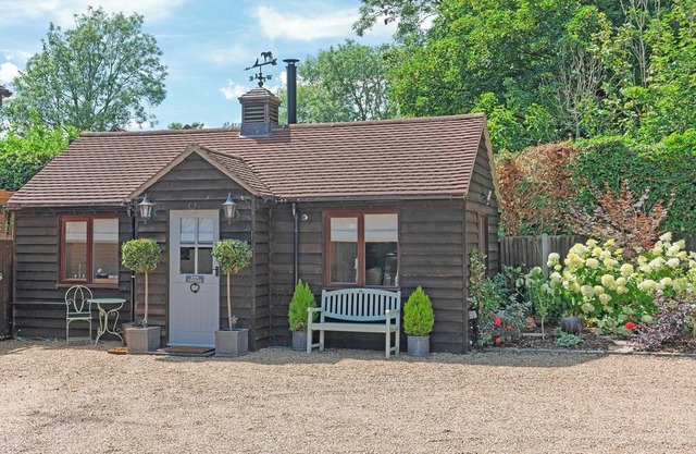 1 bedroom accommodation in Banstead