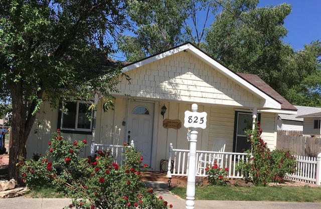 Rose Haven Cottage est une petite maison confortable. Au coeur de Montrose.