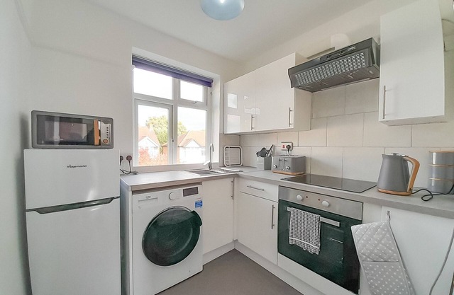 Rose Hill Apartment, Private Bathroom