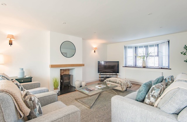 Rose Lodge - a holiday let that sleeps 5 guests in 3 bedrooms