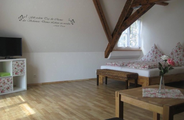 Rose appartement magique avec cadre exposé en 1. Étage pour max. 2 personnes