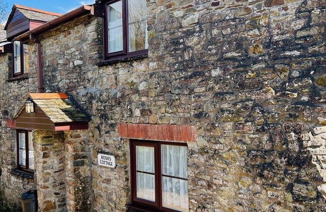 Rosie's Holiday Cottage dans le nord du Devon avec piscine intérieure chauffée