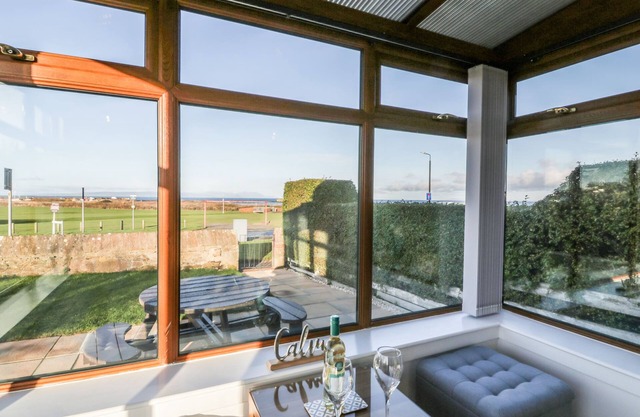 ROTHIEMAY, pet friendly, country holiday cottage in Maidens