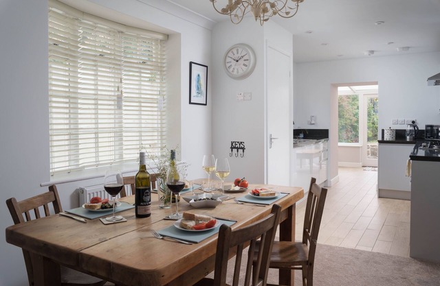 Rotterdam House - historic House in Chapel Street with sea views, dog friendly