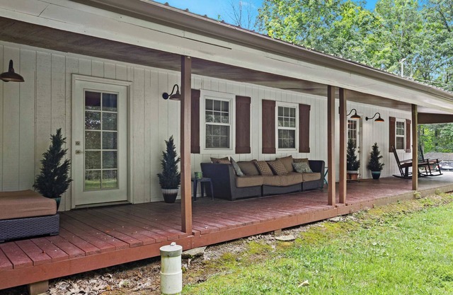Rough River Lake Hideaway: Your Lakeside Escape