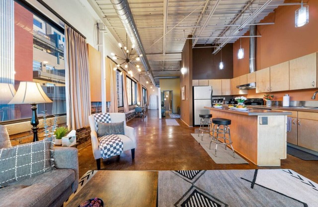 Route 66 views! 1-Bed Penthouse in Downtown ABQ