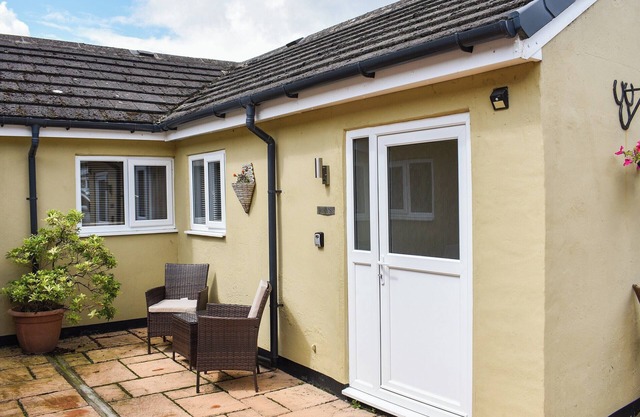 Roxy's Cottage - UK44687