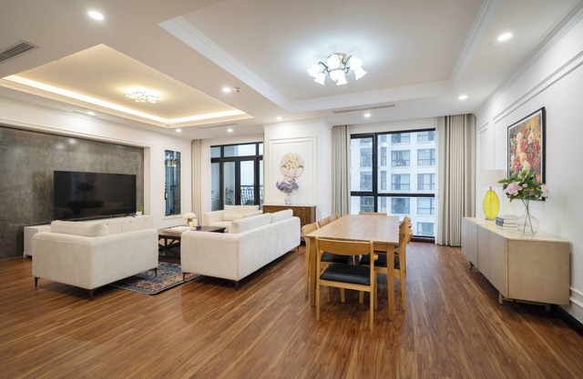 Royal City HaNoi Chic 3BR apt w/pool view