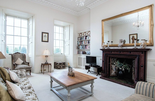 Royal Crescent Apartment