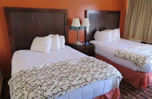 Royal Crest Motel