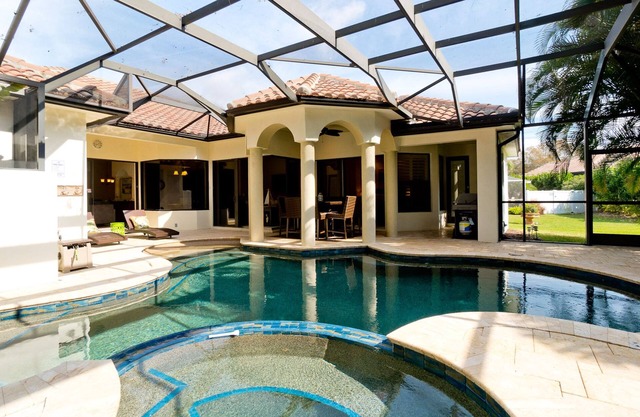 Royal Palms - 4BR/4 BA Luxury Home w/ Pool & Spa