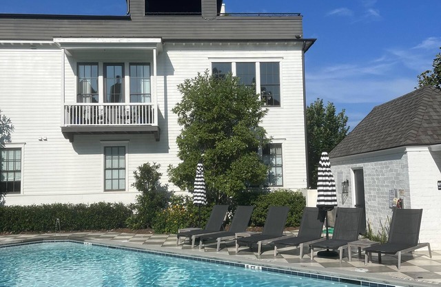 Royal Retreat by Atlanta Luxury Rentals