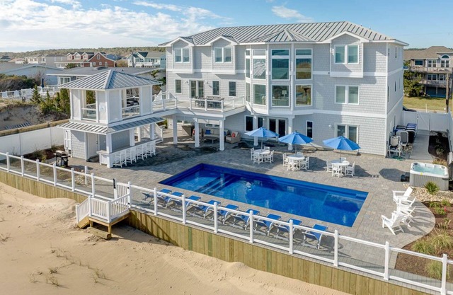 Royal Shell North | Oceanfront | Private Pool and Hot Tub
