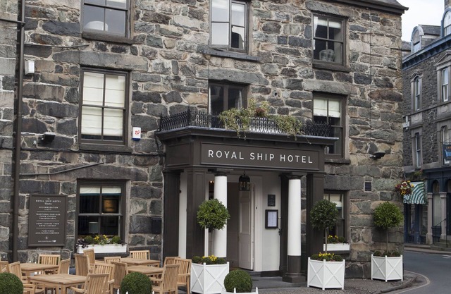 Royal Ship Hotel