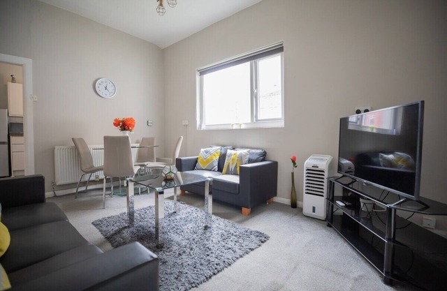 Royalty City Centre Home is just a15 minutes walk to Sunderland Royal Hospital..