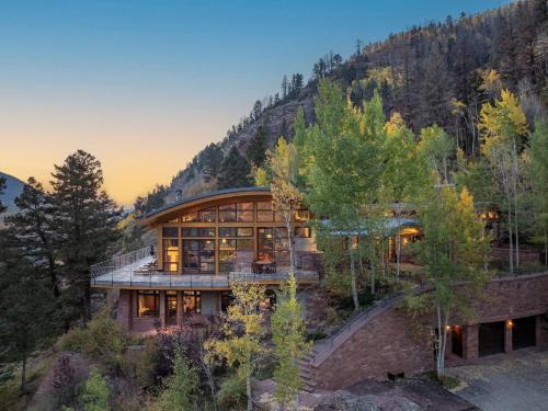 Royer Falls Retreat home