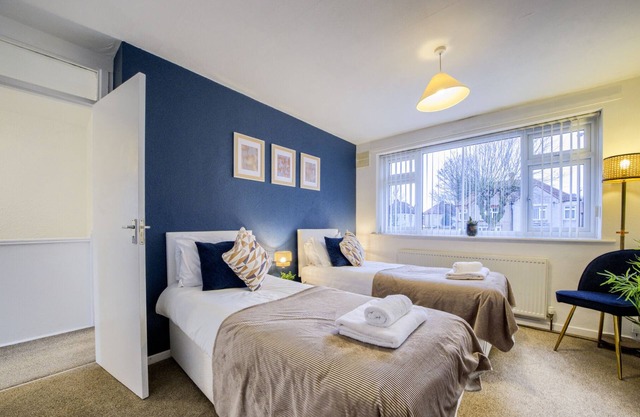 Rest at Ricoh Nest - Fabulous 3 Bedroom House